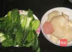 平菇方香肠炒青菜的做法图解1