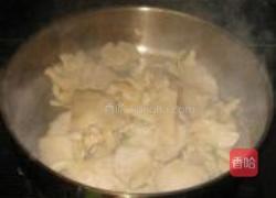 平菇方香肠炒青菜的做法图解3