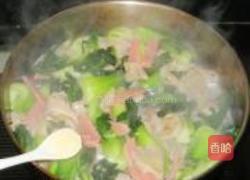 平菇方香肠炒青菜的做法图解7