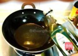 老醋炒菌菇配酸黄瓜生菜的做法图解2