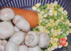 金菇沙拉的做法图解1