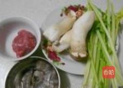 虾仁炒芹菜的做法图解1