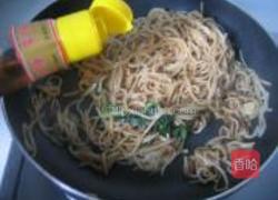 开洋葱油拌面的做法图解9