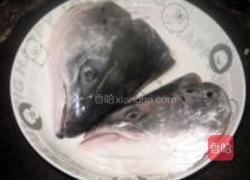 南瓜西芹烩三文鱼的做法图解1