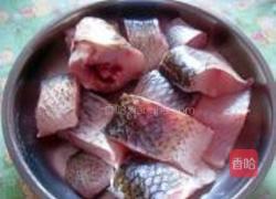 草鱼烧茄子的做法图解2