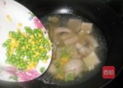 双色肉皮冻的做法图解5