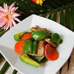 胡萝卜青椒炒肉片的做法[图]