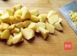 川味土豆烧排骨的做法图解1