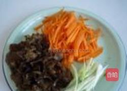 胡萝卜木耳炒肉丝的做法图解3