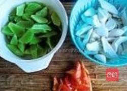 蚝油莴笋炒鸡腿菇的做法图解2