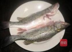 清水浸海鲈鱼的做法图解1