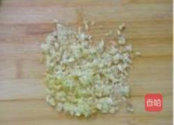土豆蒸肥肠的做法图解2