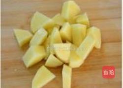土豆蒸肥肠的做法图解6