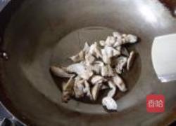 家常蒜叶炒肥肠的做法图解6