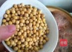 黄豆煲猪脚的做法图解6