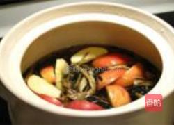 排骨菜干苹果汤的做法图解4