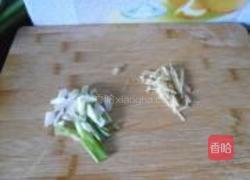 花蛤丝瓜汤的做法图解2