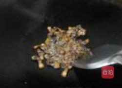 蒜心炒腊肉的做法图解3