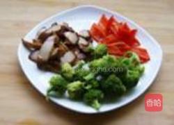 腊肉炒西兰花的做法图解2