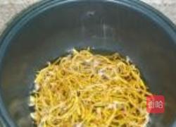 虫草花清炒西芹木耳的做法图解3