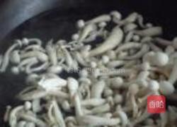 腊肠白玉菇的做法图解3
