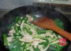 蒜苗炒鸡肉的做法图解4
