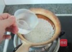 榨菜肉丝煲仔饭的做法图解6