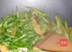 芹菜炒土豆片的做法图解6