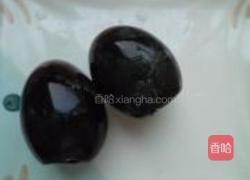 皮蛋拌豆腐的做法图解2