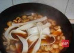 牛腩口蘑炖土豆粉的做法图解9