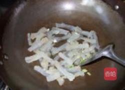 口蘑腐竹炒蹄筋的做法图解8