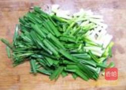 肉丝香干炒大蒜的做法图解2