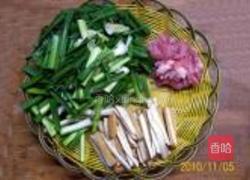 肉丝香干炒大蒜的做法图解3