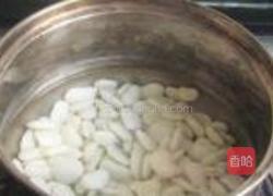 白卤瓜炒洋扁豆的做法图解2