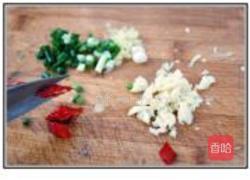 鱼香豇豆圈的做法图解3