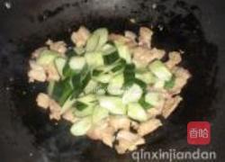 黄瓜炒五花肉的做法图解4