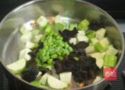 虾仁黑木耳豆瓣酱的做法图解4