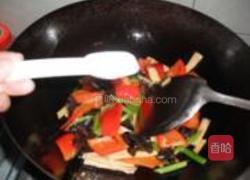 蚝油五彩爆腐竹的做法图解12