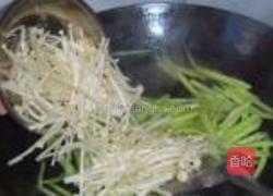 黄瓜炒金针菇的做法图解7