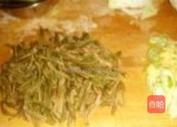 干豆角炒肉的做法图解2
