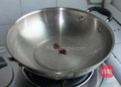 榛蘑炖鸡腿的做法图解7