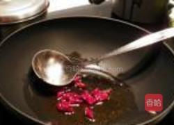 大蒜小炒肉的做法图解3