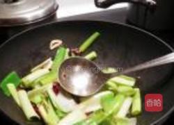 大蒜小炒肉的做法图解5