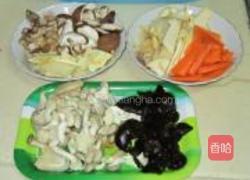 素炒杂菇的做法图解1