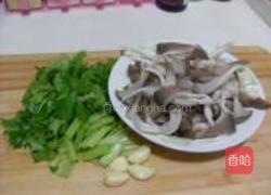 蘑菇小炒的做法图解1