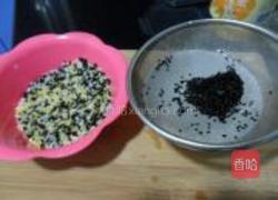 黑米黑芝麻米糊的做法图解2