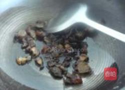 芹菜炒腊肉的做法图解4