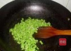 橄榄菜炒豇豆的做法图解7