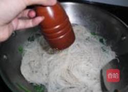 鱿鱼芥兰炒米粉的做法图解17