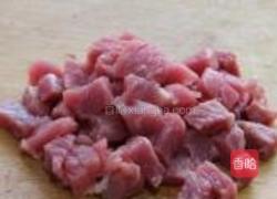 豌豆炒牛肉粒的做法图解2